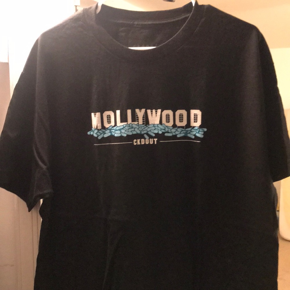 MOLLYWOOD Caked Out CKDOUT TShirt size Large